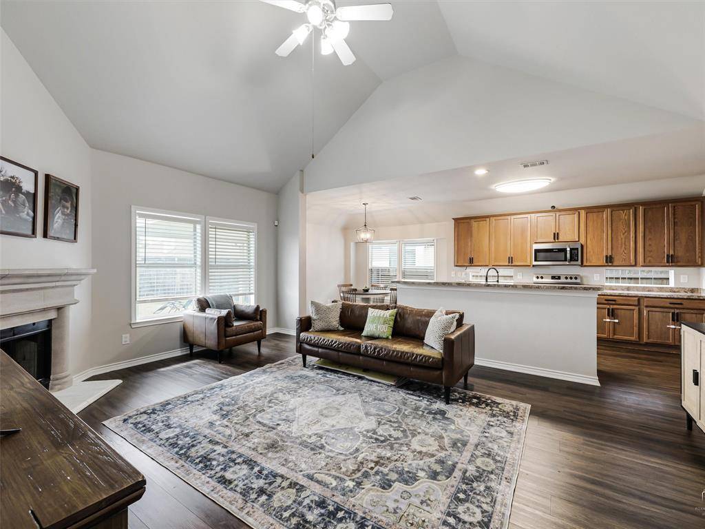 5817 Brookside Drive, Denton, TX 76226