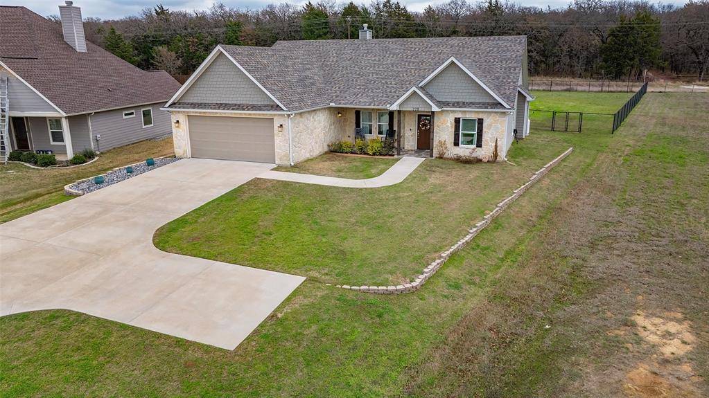 228 Colt Drive, Lake Kiowa, TX 76240