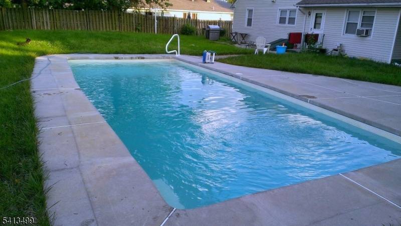 88 Coolidge Ave, Carteret Boro, NJ 07008