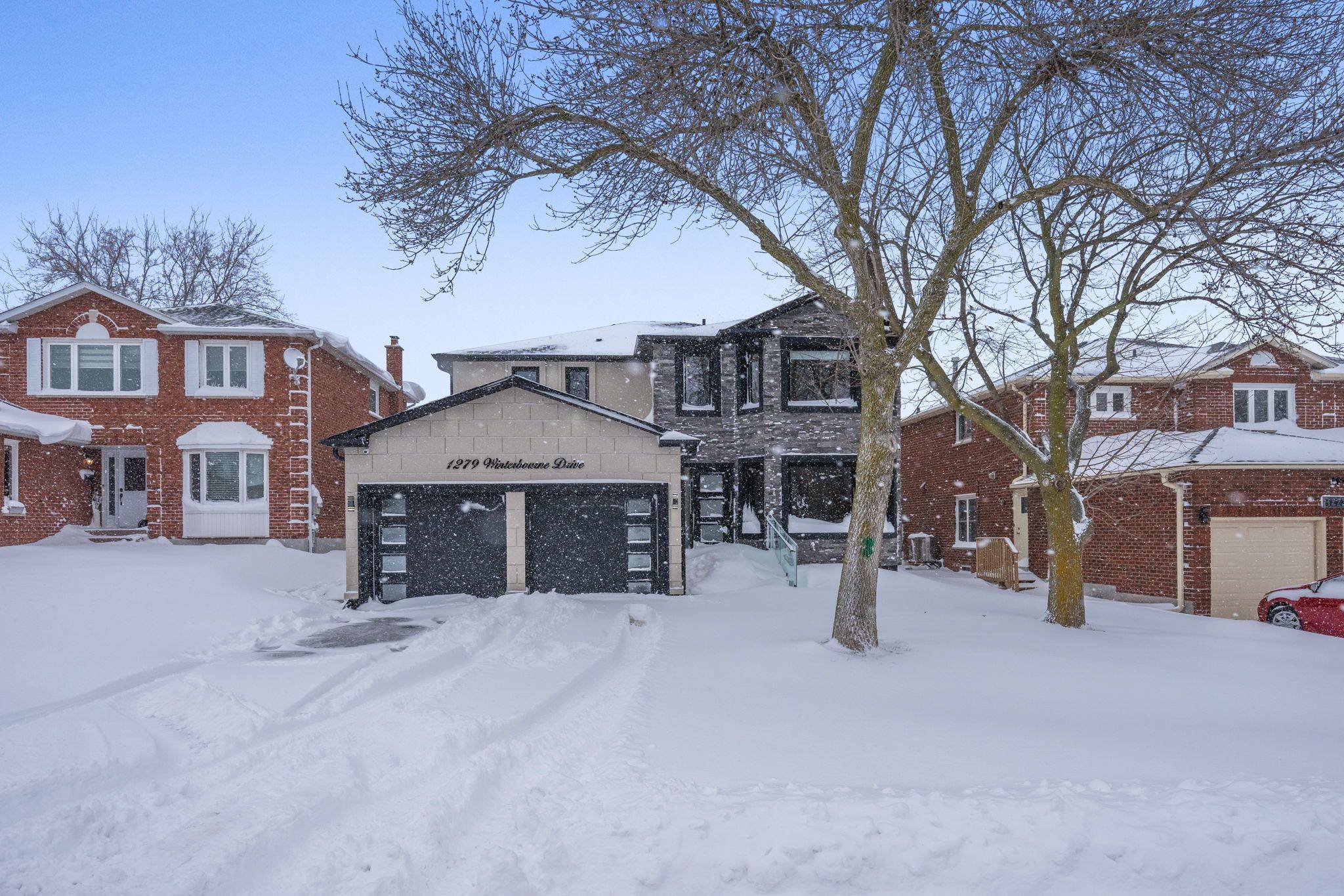 1279 Winterbourne DR, Oakville, ON L6J 7E4