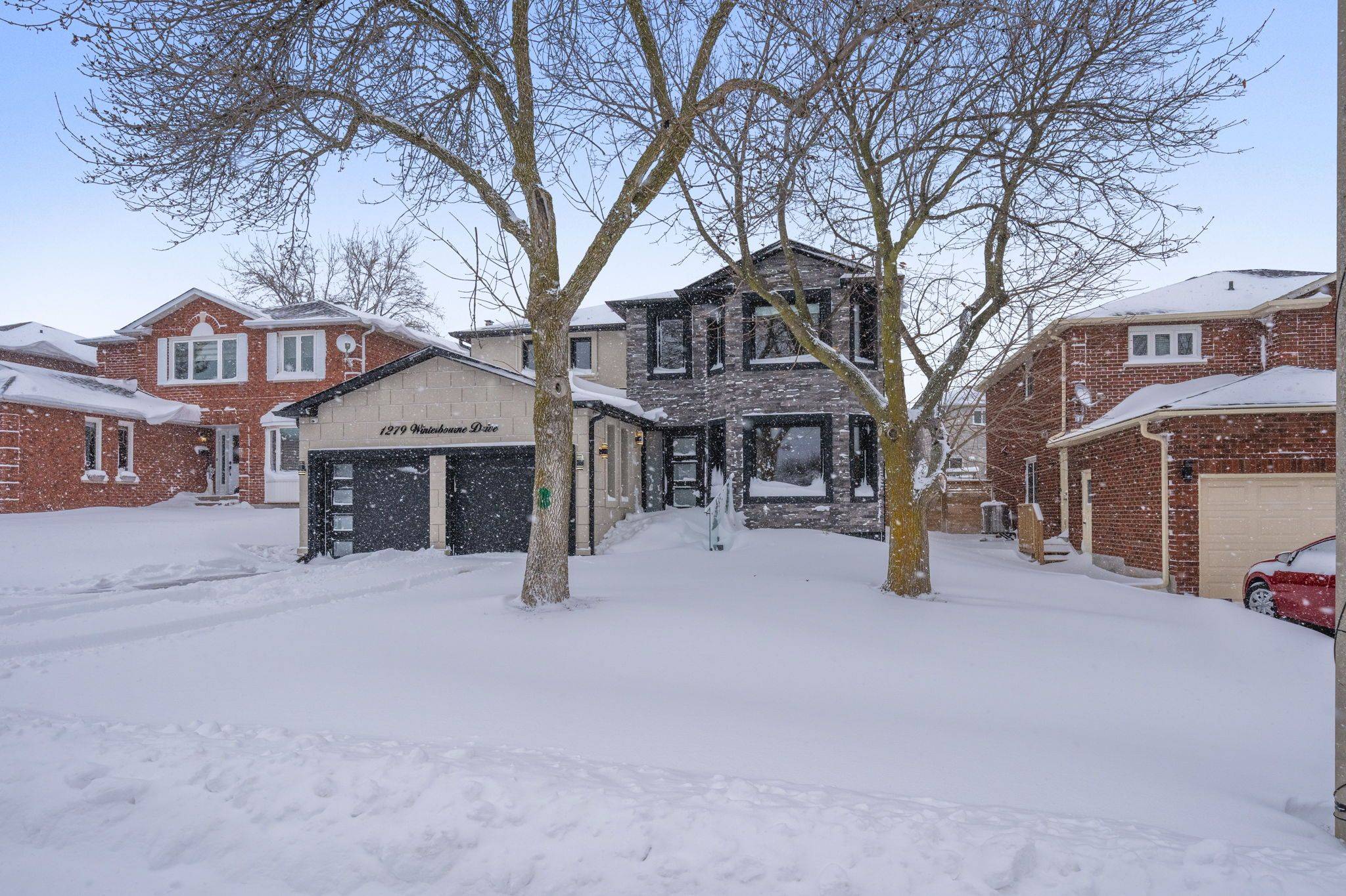 1279 Winterbourne DR, Oakville, ON L6J 7E4