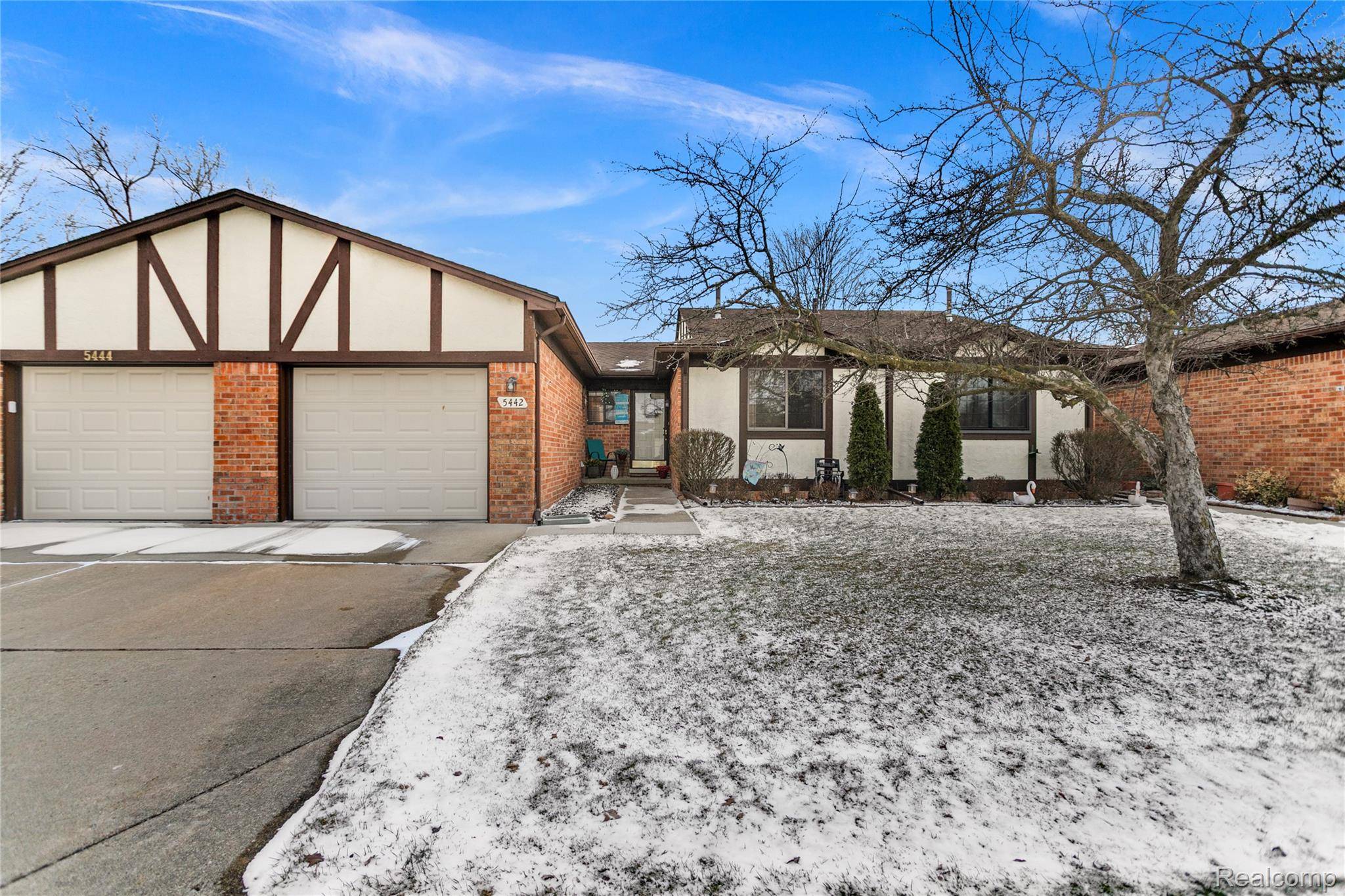 5442 Stanford CT, Warren, MI 48091