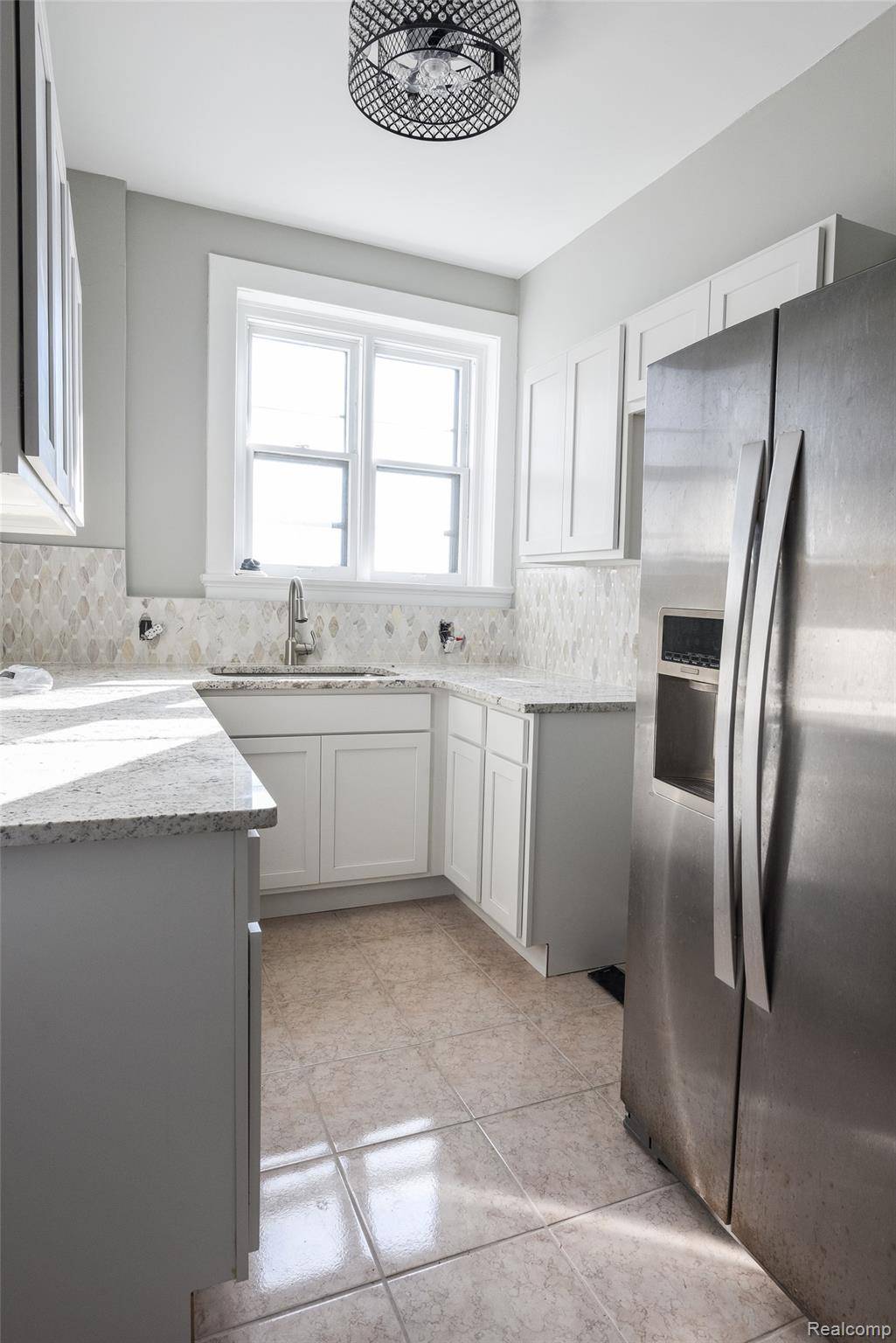 8120 E Jefferson #7H, Detroit, MI 48214