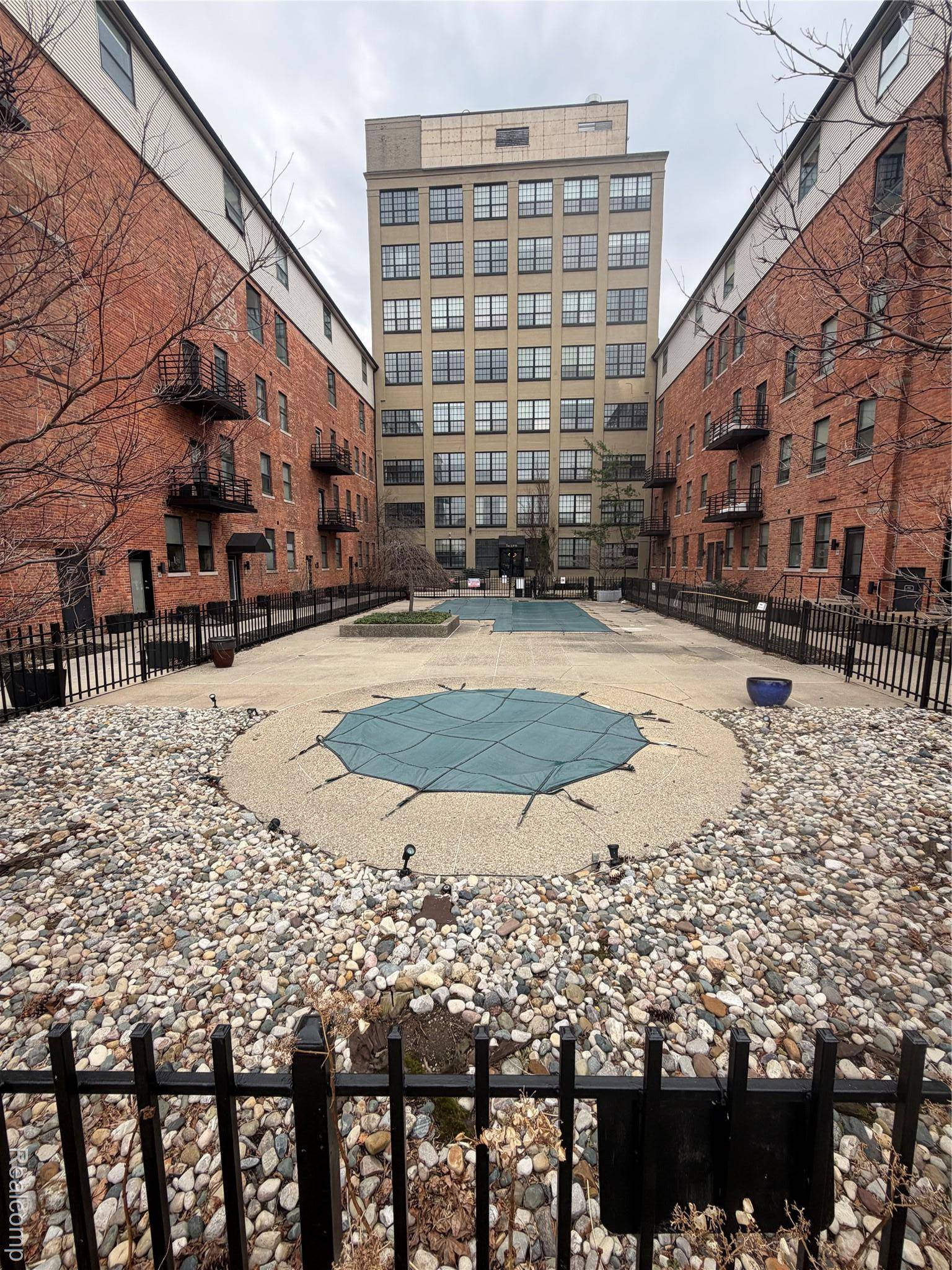 6533 E Jefferson AVE #221W, Detroit, MI 48207