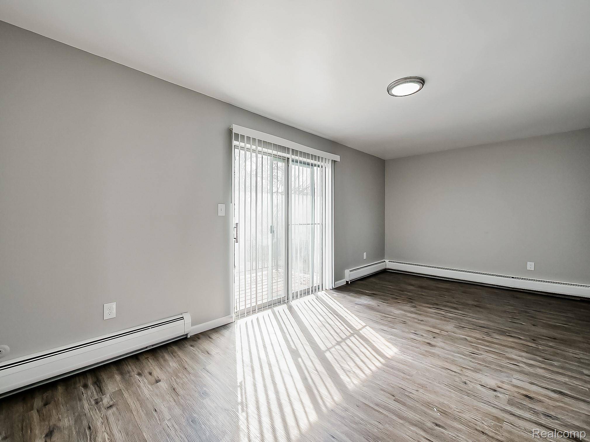 149 Huronview CT, White Lake Charter Township, MI 48386