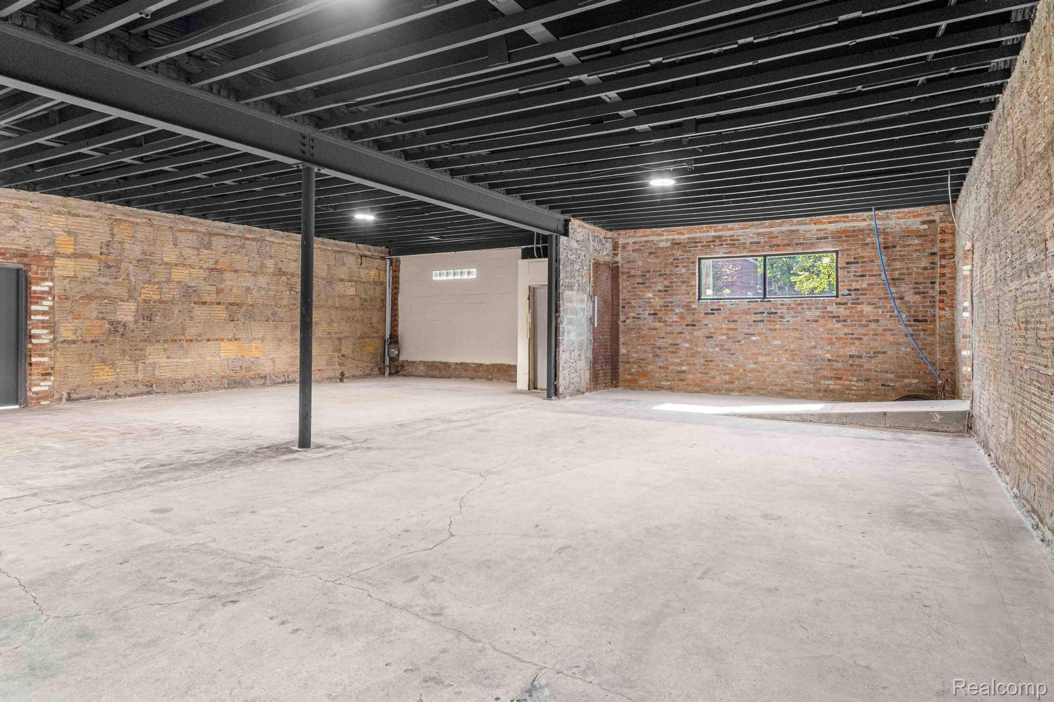 1021 E State Fair, Detroit, MI 48203