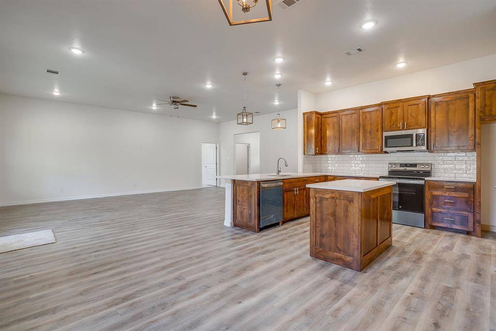 130 Abbott Avenue, Covington, TX 76636