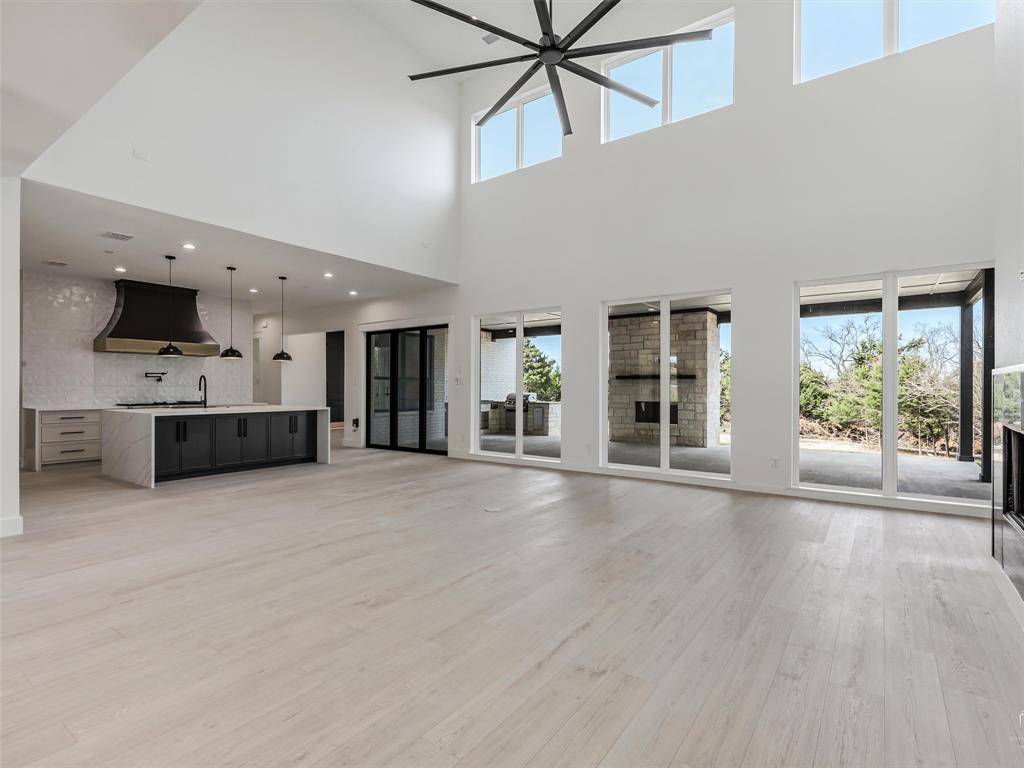 209 Avery Lane, Gunter, TX 75058