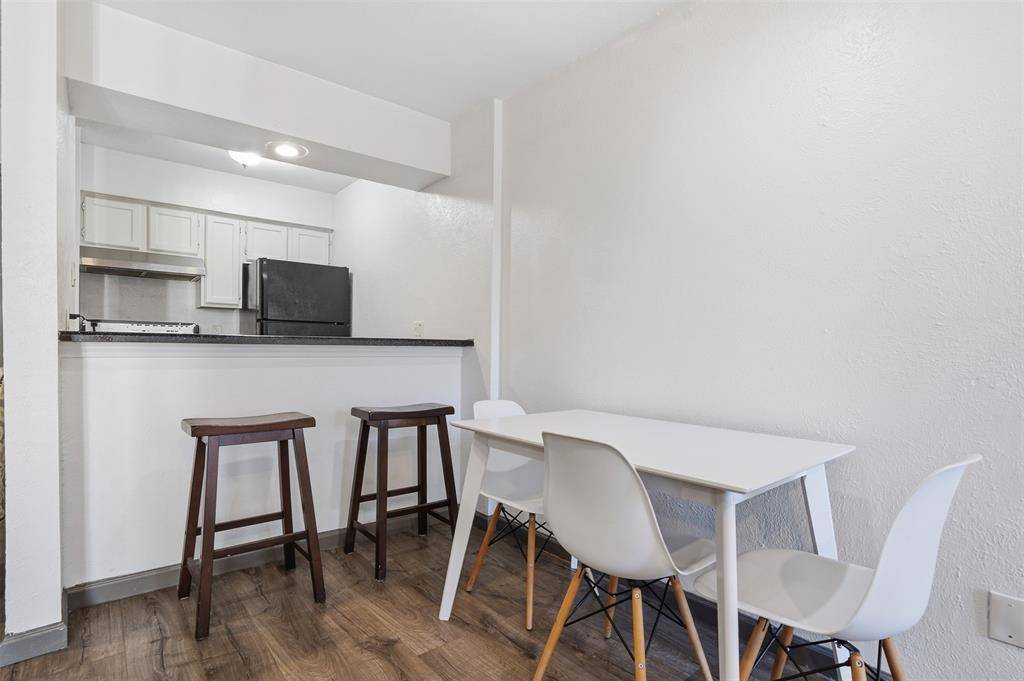 9520 Royal Lane #207, Dallas, TX 75243