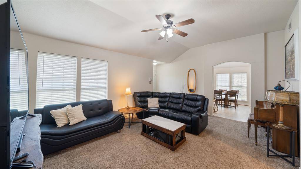 121 W Oneal Street, Wills Point, TX 75169