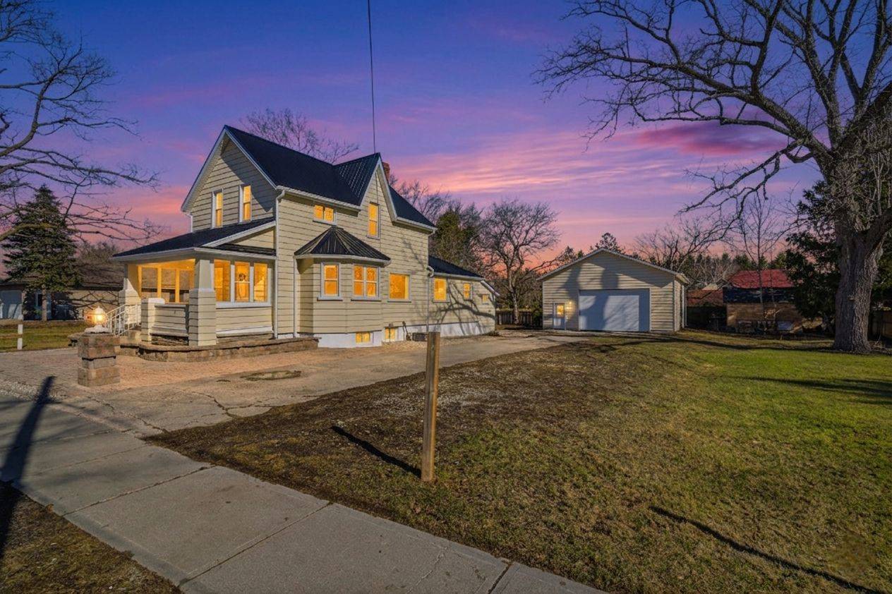 192 William ST W, North Middlesex, ON N0M 2K0