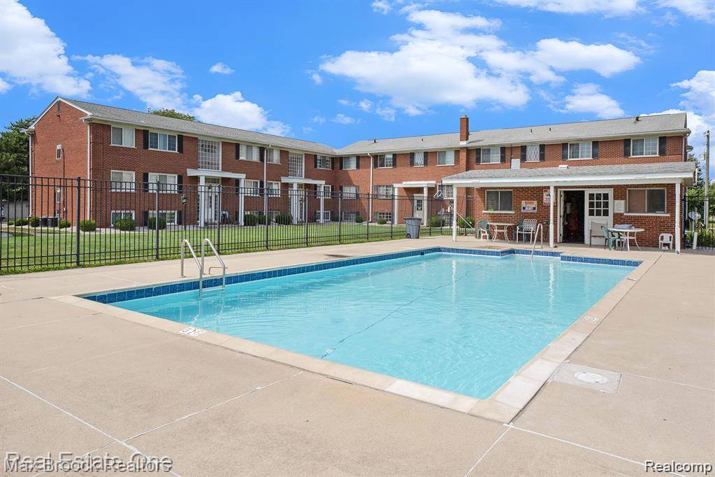 8251 Denwood DR #G1, Sterling Heights, MI 48312