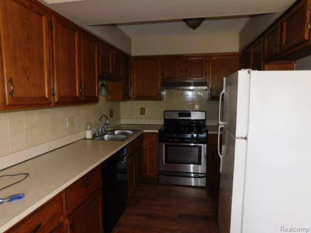 48576 SUGARBUSH RD #59, Chesterfield Township, MI 48047