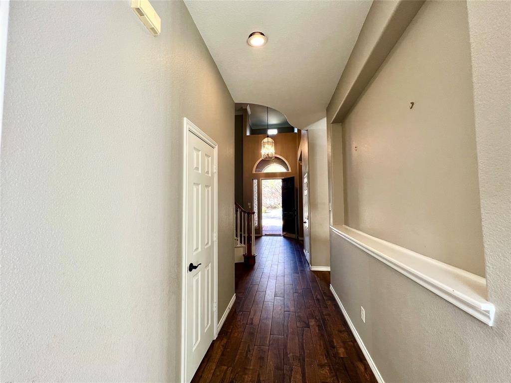 615 Fallbrook Drive, Flower Mound, TX 75028