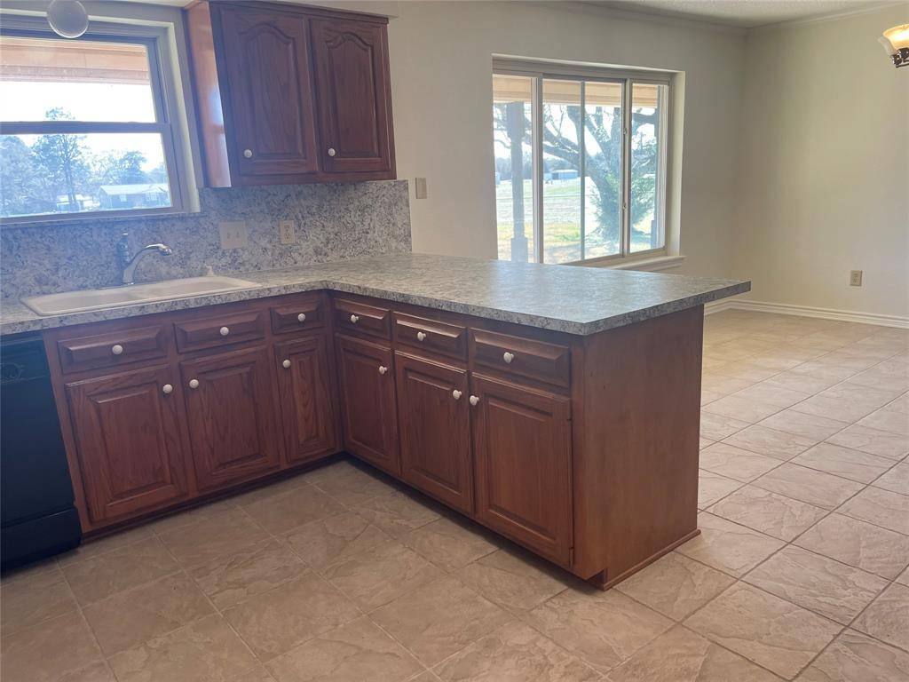 1624 County Road 1560, Alba, TX 75410