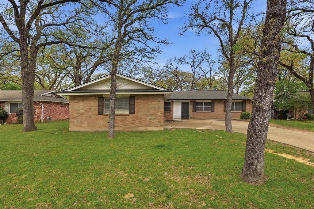 3005 Friendswood Drive, Arlington, TX 76013