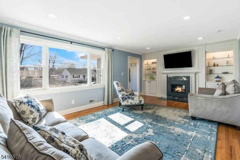 230 Melrose Ave, Middlesex Boro, NJ 08846