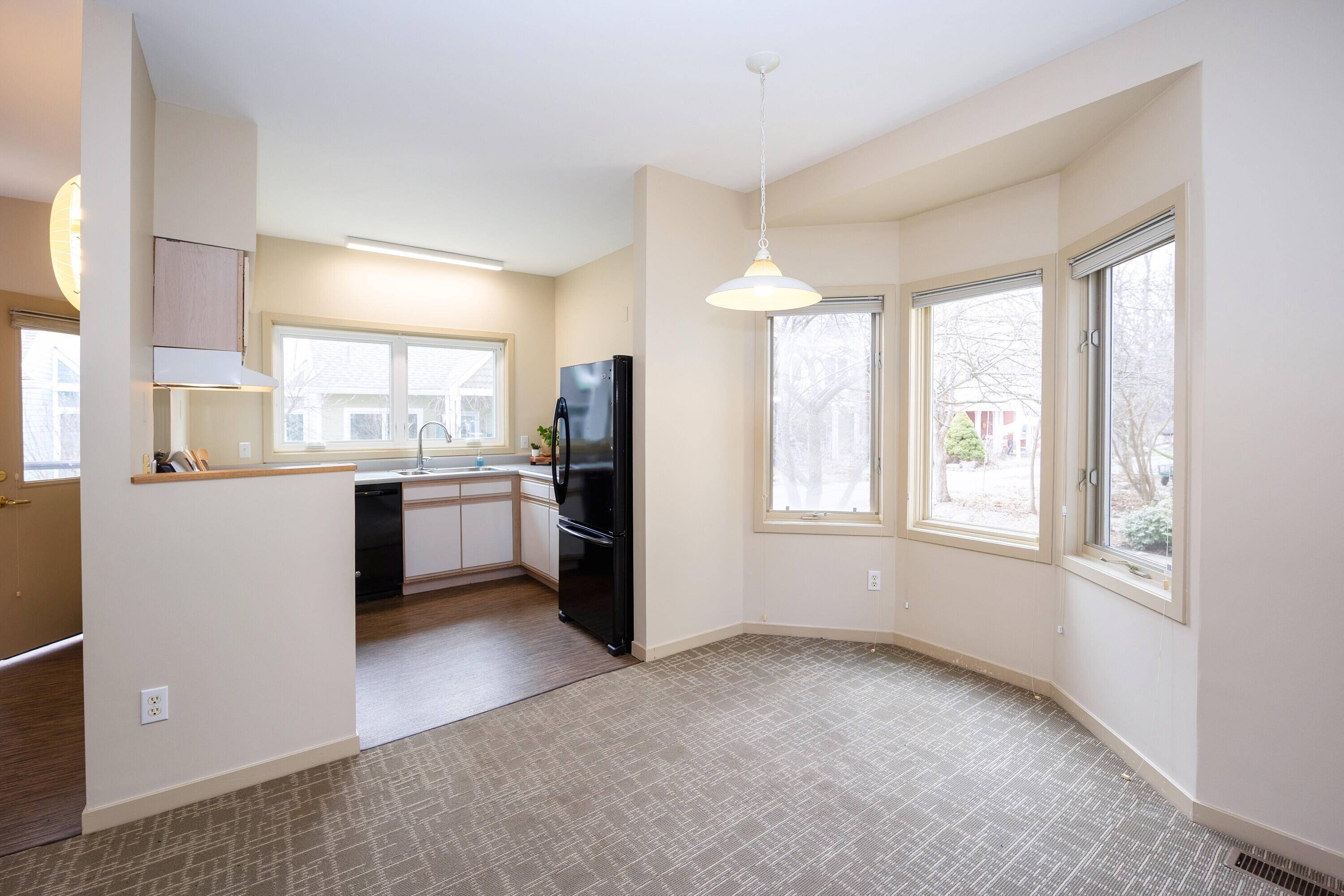 424 Little Lake DR #26, Scio Twp, MI 48103