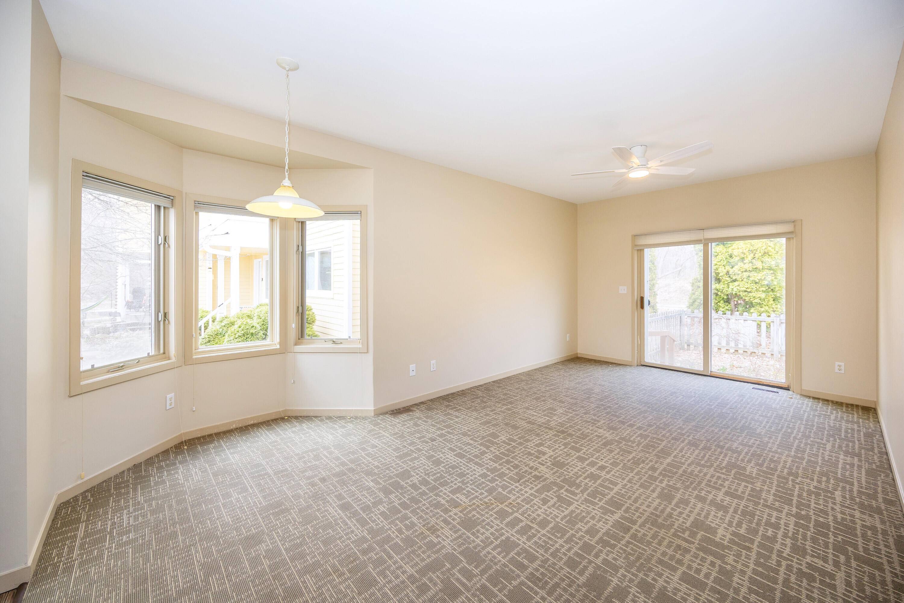 424 Little Lake DR #26, Scio Twp, MI 48103