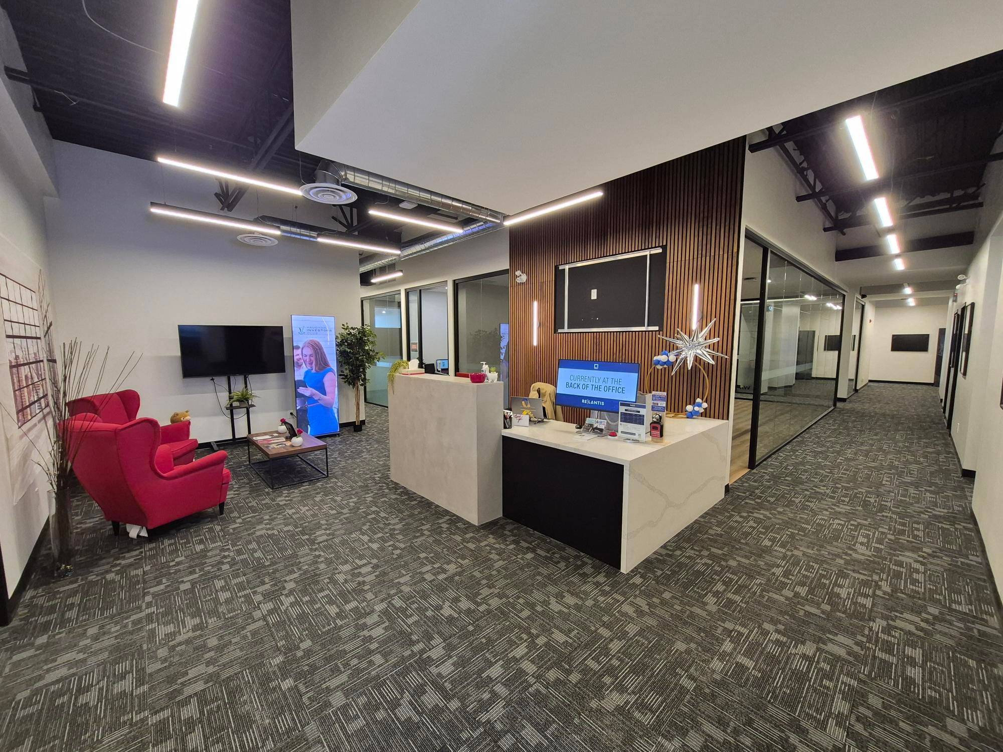 28 Roytec RD #201-203, Vaughan, ON L4L 8E4