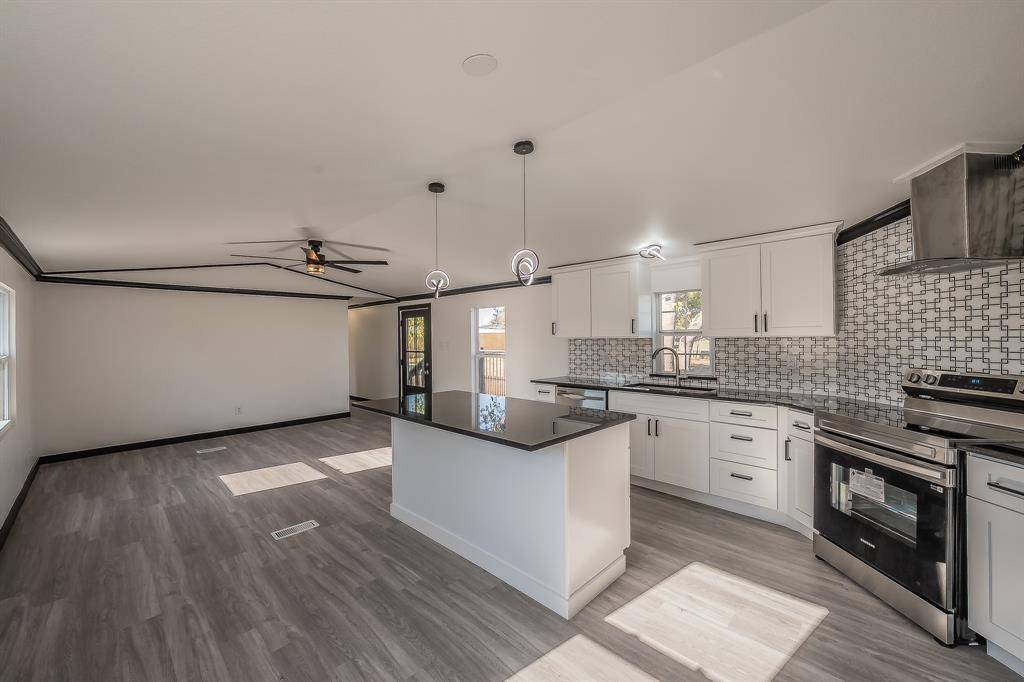 109 Hawkins Way, New Fairview, TX 76078