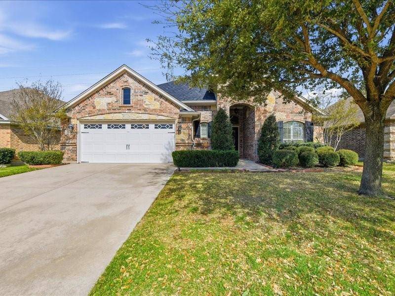 5524 Plata Lane, Benbrook, TX 76126
