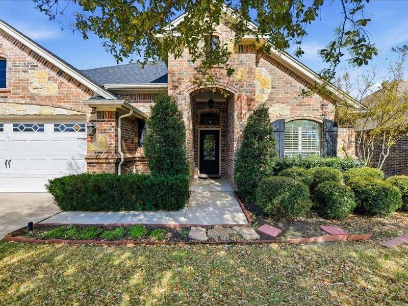 5524 Plata Lane, Benbrook, TX 76126
