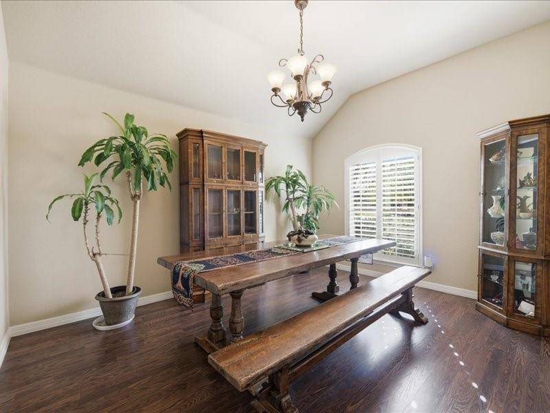 5524 Plata Lane, Benbrook, TX 76126