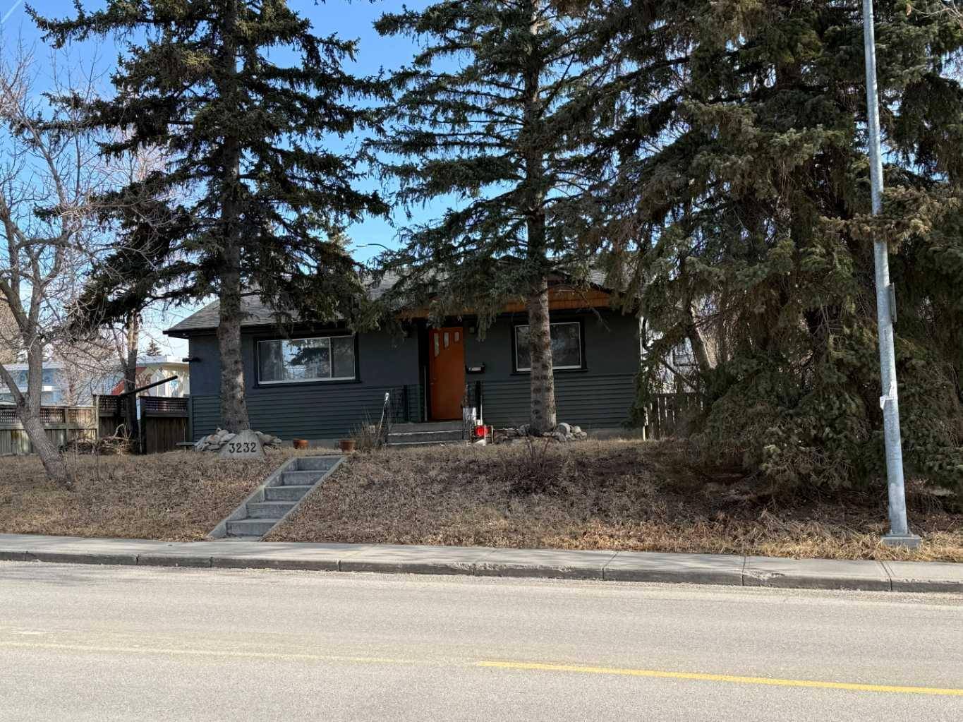 3232 Morley TRL NW, Calgary, AB T2M 4H2