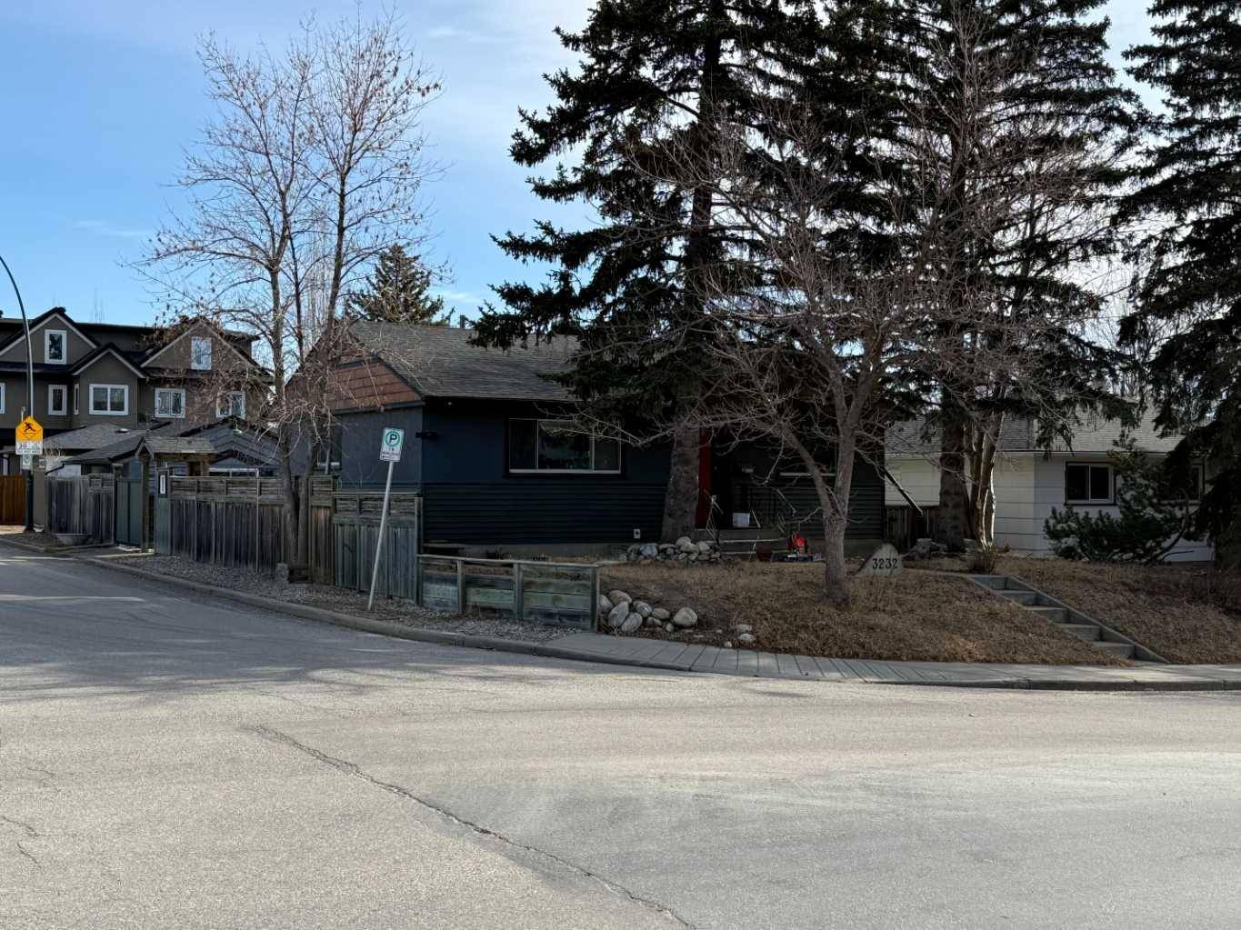 3232 Morley TRL NW, Calgary, AB T2M 4H2