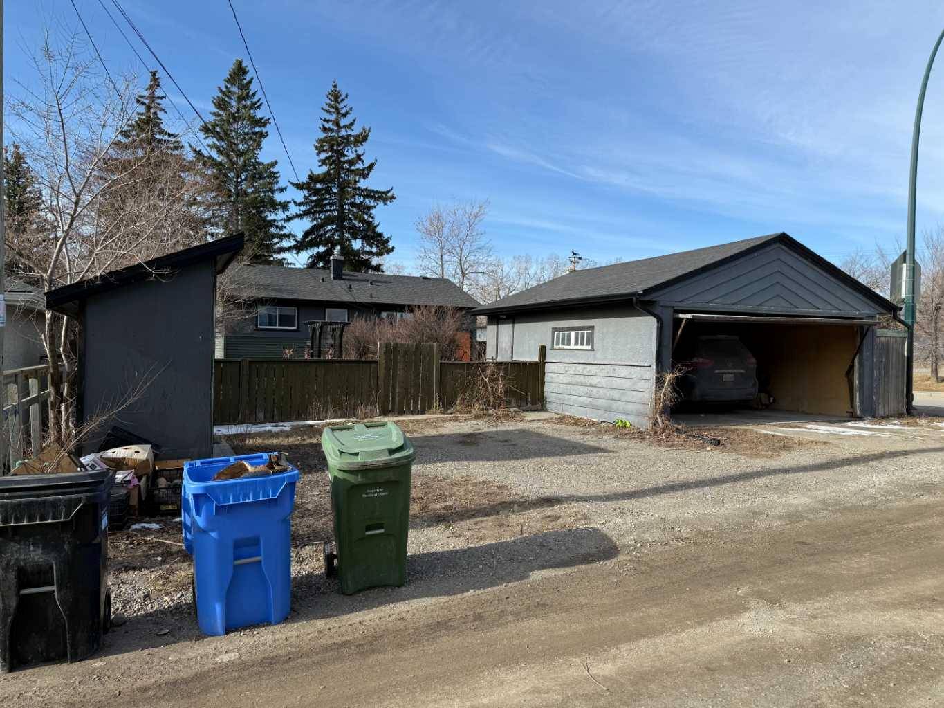 3232 Morley TRL NW, Calgary, AB T2M 4H2