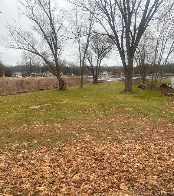 1337 PARK DR, White Lake Twp, MI 48386