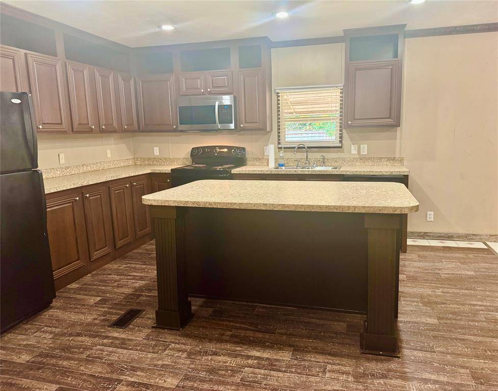 934 Tiffany Street, Reno, TX 76020