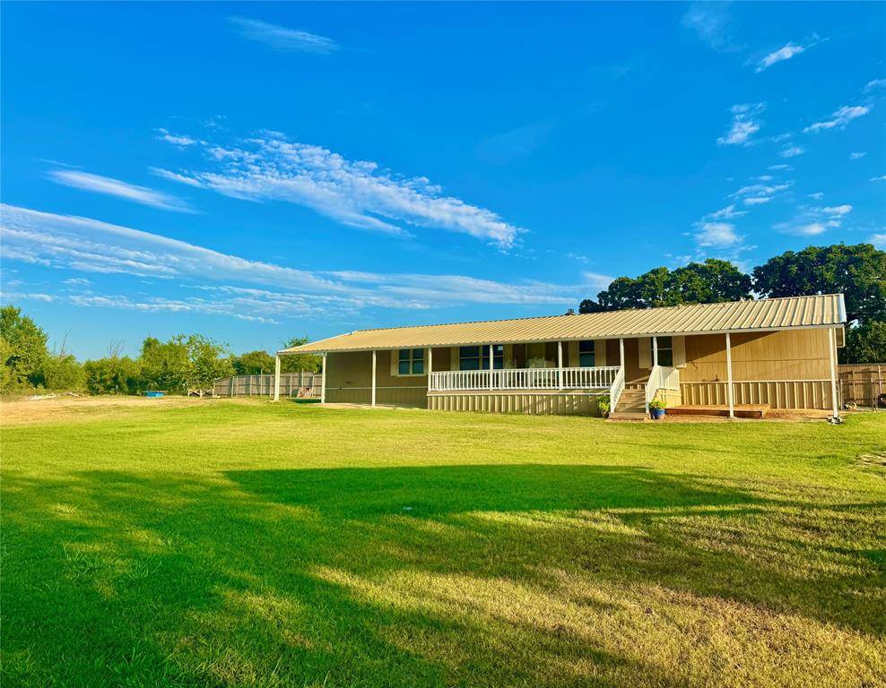 934 Tiffany Street, Reno, TX 76020