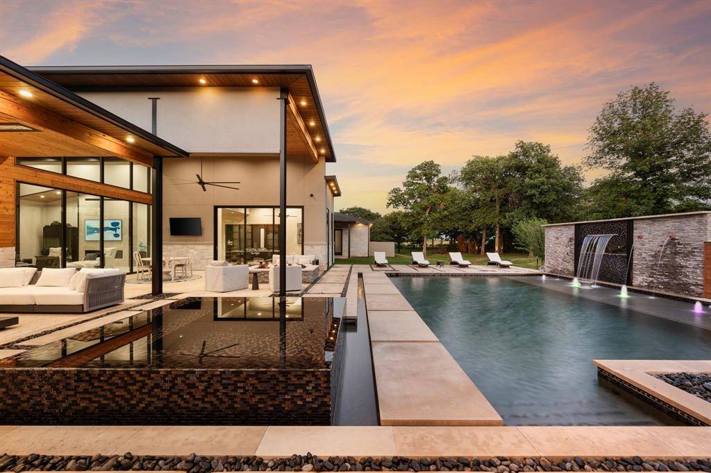 916 Dove Creek Court, Bartonville, TX 76226