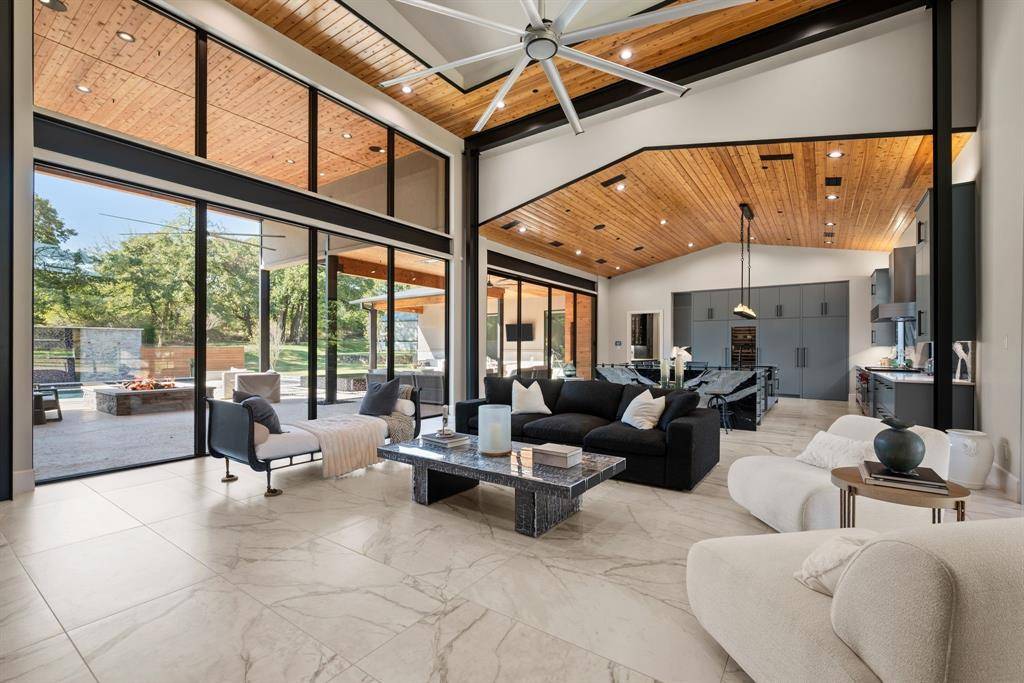 916 Dove Creek Court, Bartonville, TX 76226