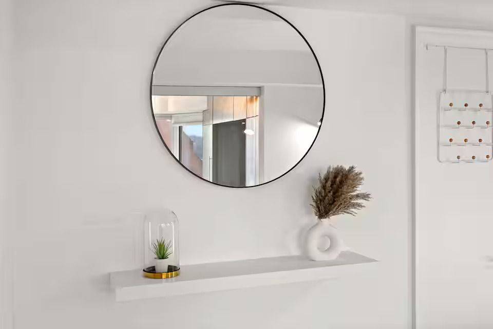 155 Yorkville AVE #501, Toronto C02, ON M5R 0B4