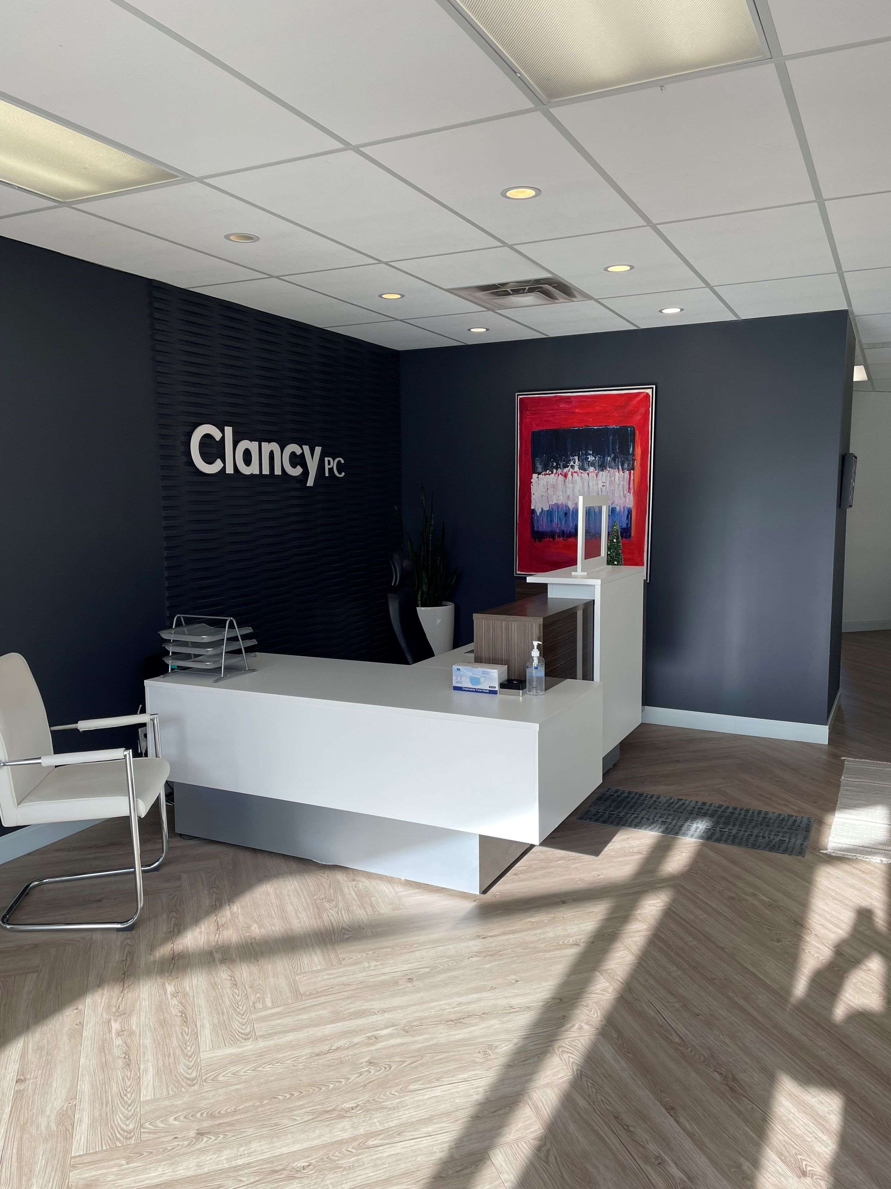 28 Deakin ST #201, Country Place - Pineglen - Crestview And Area, ON K2E 8B7