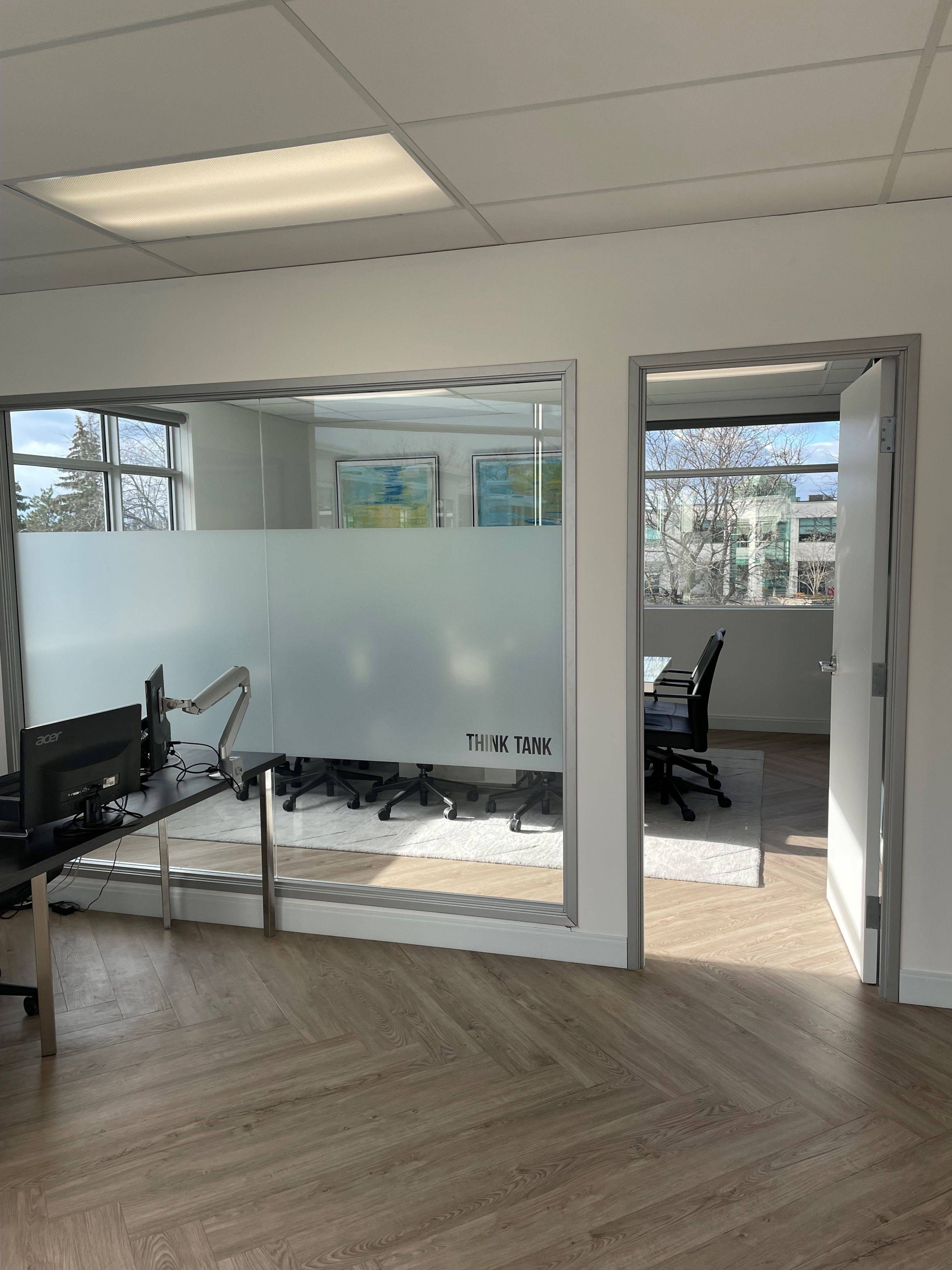 28 Deakin ST #201, Country Place - Pineglen - Crestview And Area, ON K2E 8B7