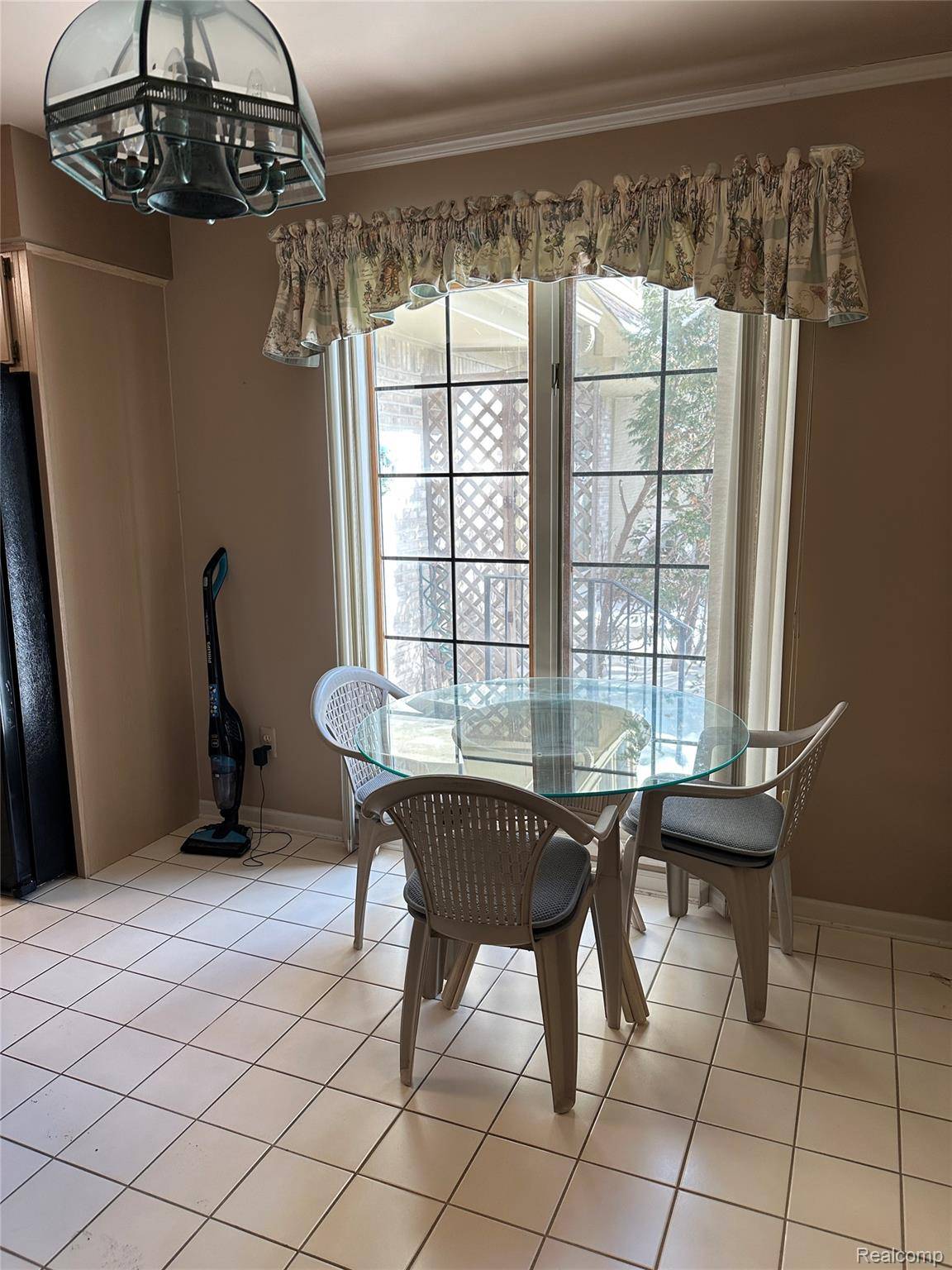 2753 MAITLAND DR, Ann Arbor, MI 48105