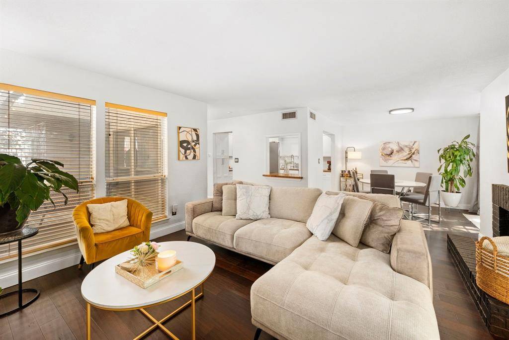 9810 Amberton Parkway, Dallas, TX 75243