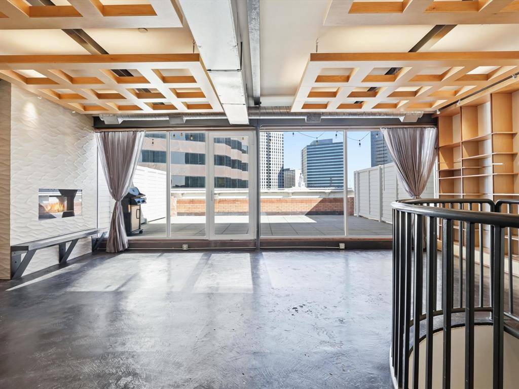 511 N Akard Street #1505, Dallas, TX 75201