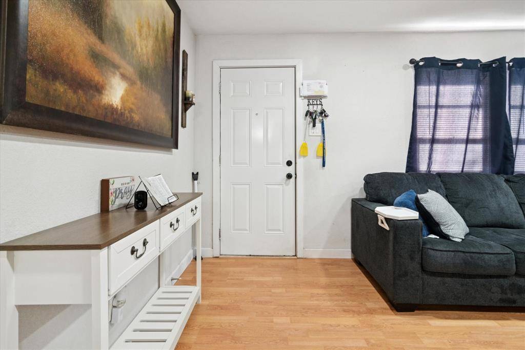 3207 Pine Street, Dallas, TX 75215