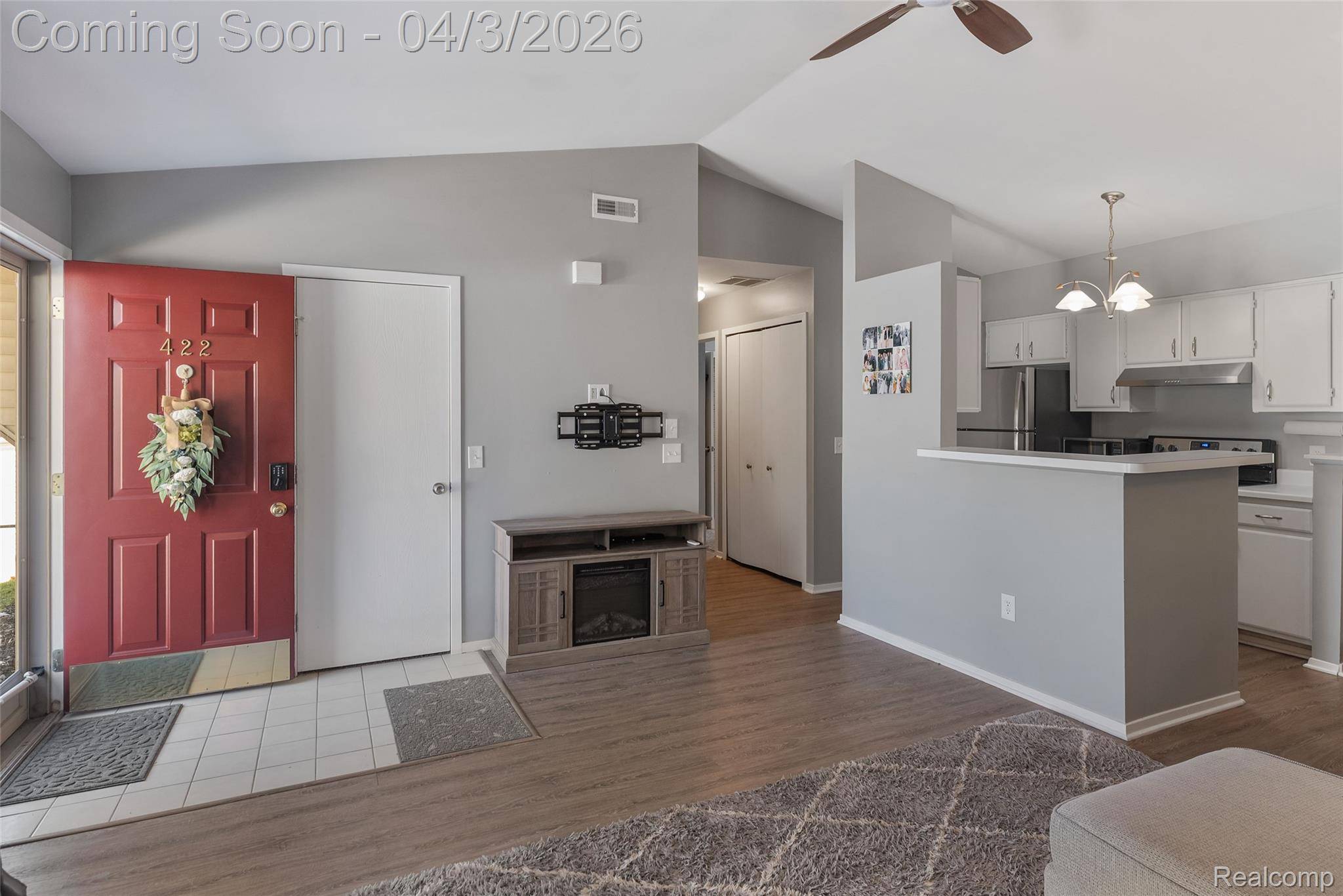 422 Water Tower CIR, Brighton, MI 48116