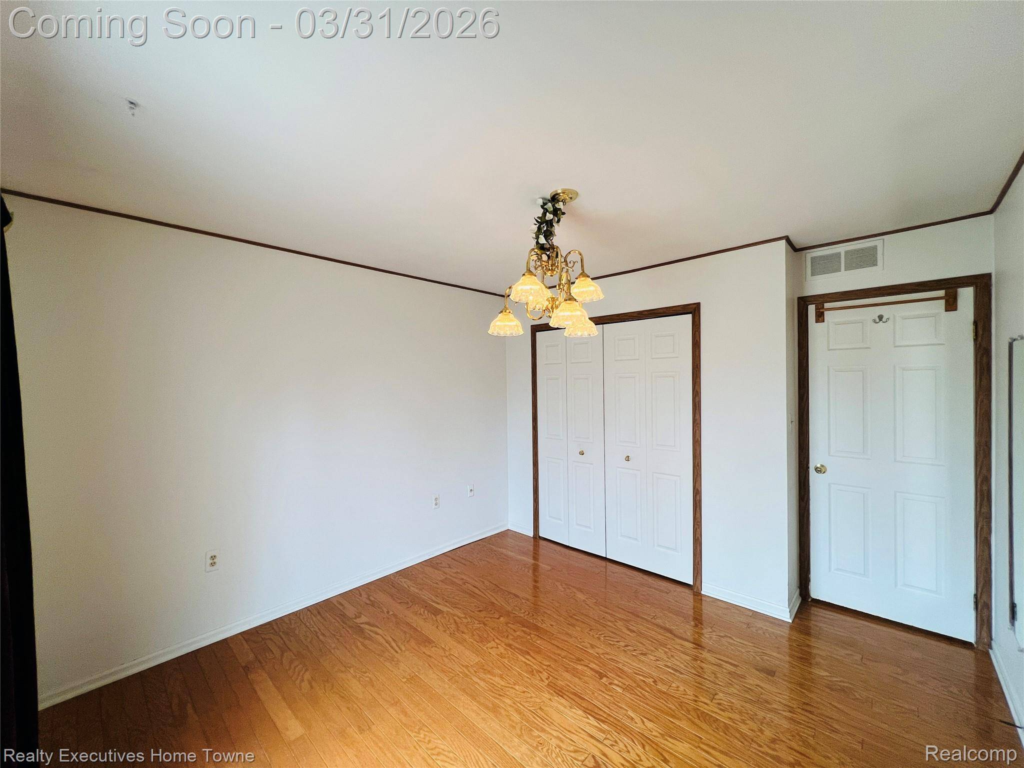 25860 Lira LN #5, Warren, MI 48089