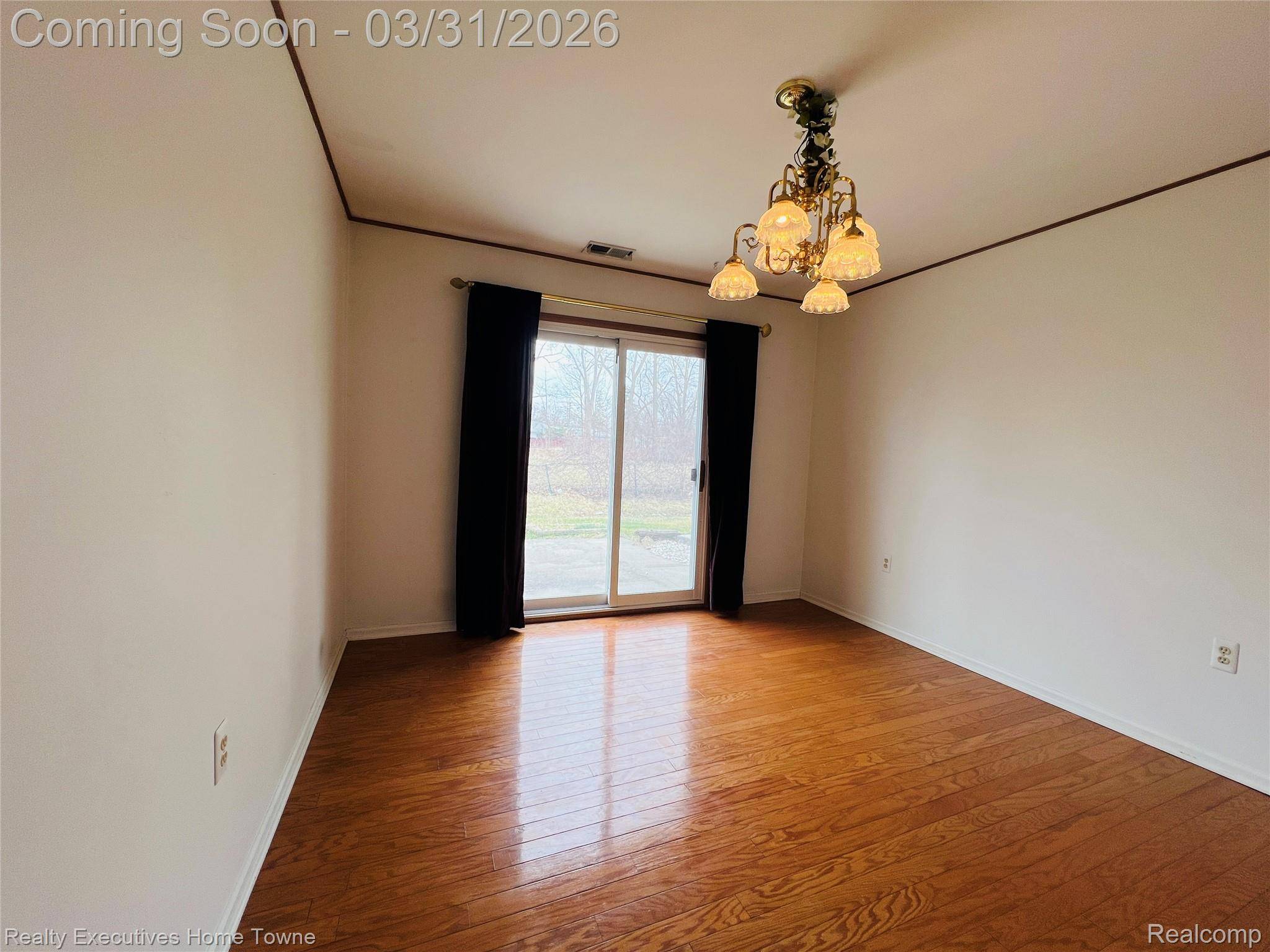 25860 Lira LN #5, Warren, MI 48089