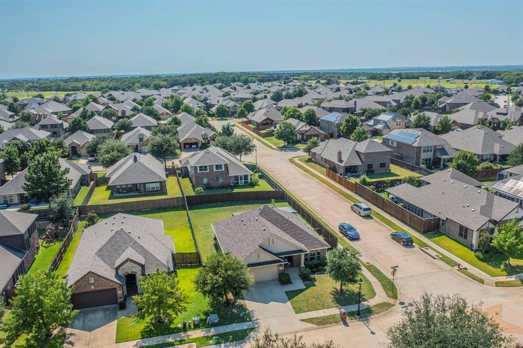 1104 Longhorn Drive, Aubrey, TX 76227