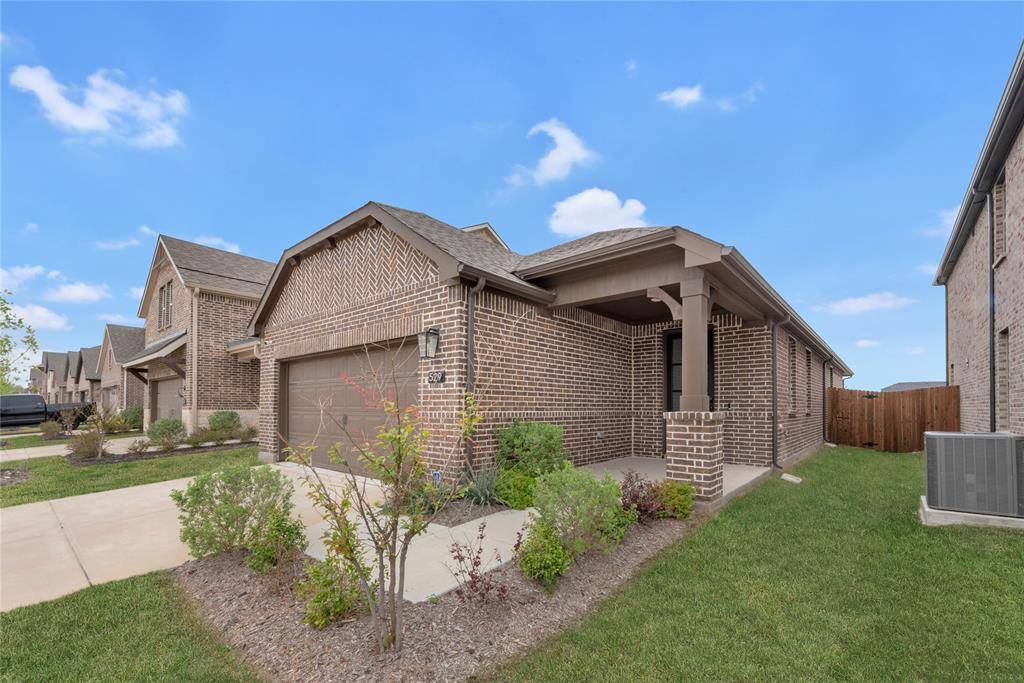 529 Waterhouse Lake Drive, Anna, TX 75409