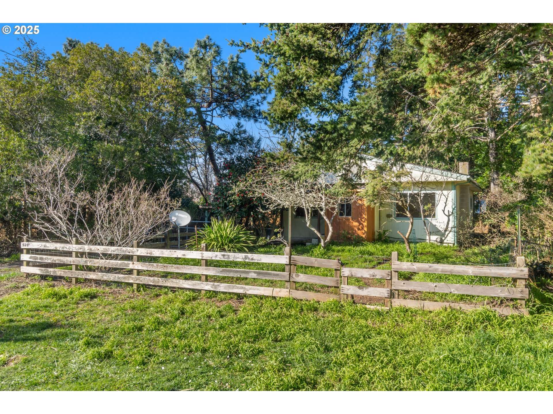 628 W 13TH ST, Port Orford, OR 97465
