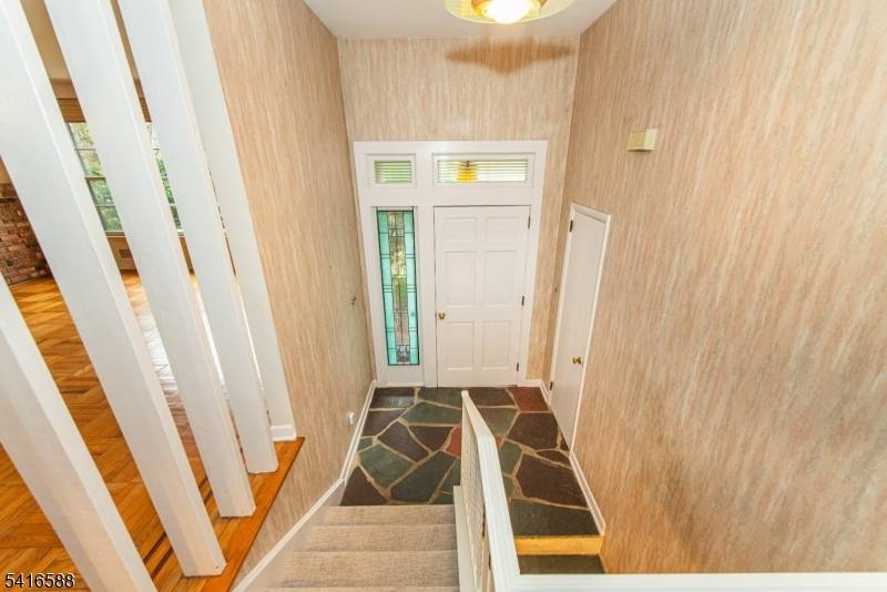 6 Van Duyne Rd, Mountain Lakes Boro, NJ 07046